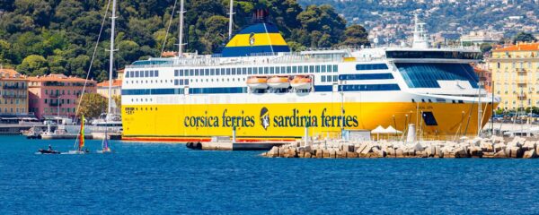 Corsica ferry au départ de Nica